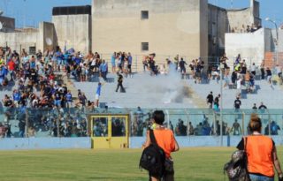 1471184736953_1471184987.jpg--lega_pro__la_vergogna_del_derbysiracusa_catania___ma_si_sapevache_la_partita_era_ad_alto__rischio