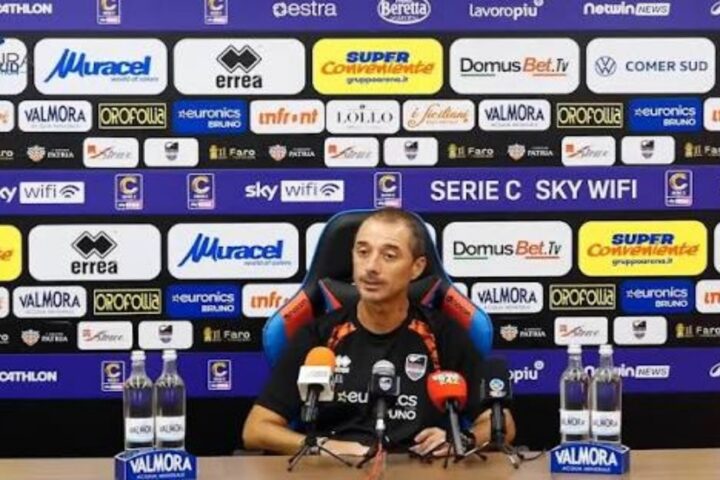 Longo conferenza stampa
